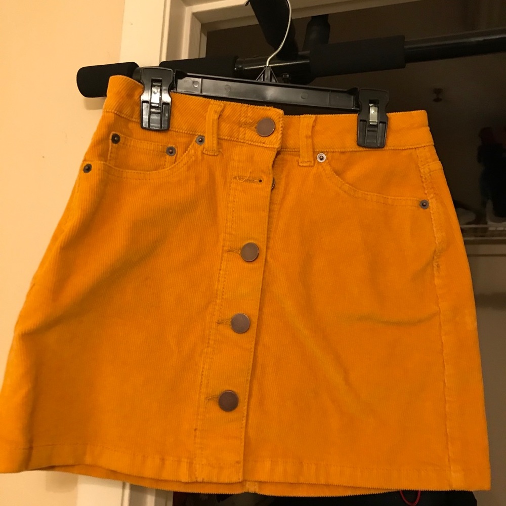 Yellow mini skirt